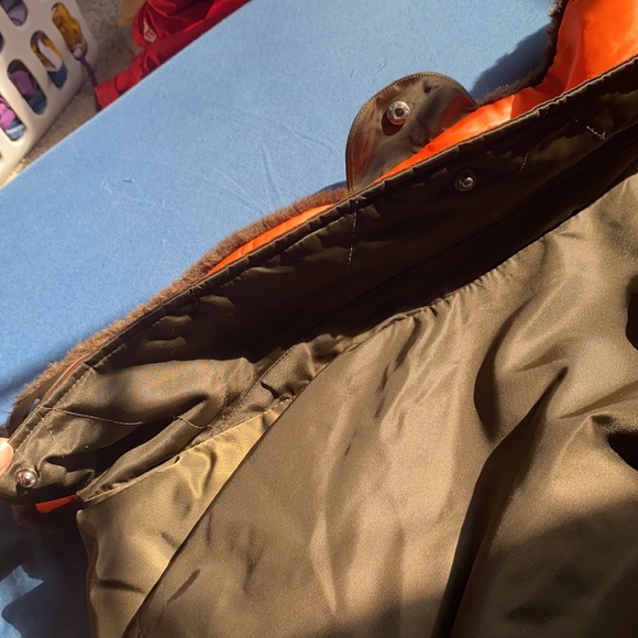 Olive Green jacket with orange interior. Detachable Fur on collar - Picture 7 of 9